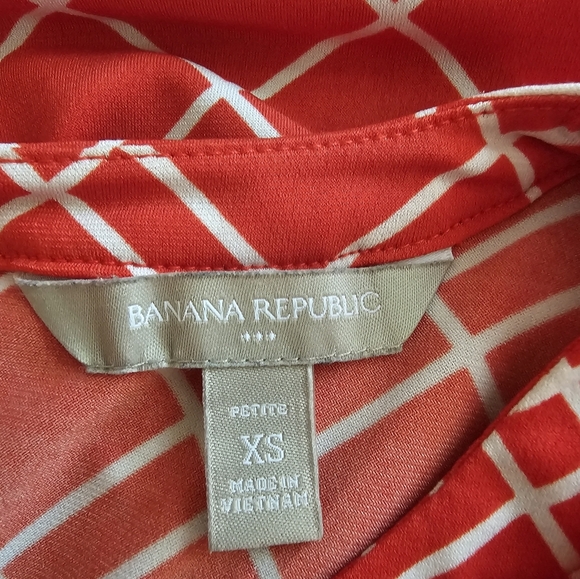 Banana Republic red & white tank top. - Picture 6 of 7